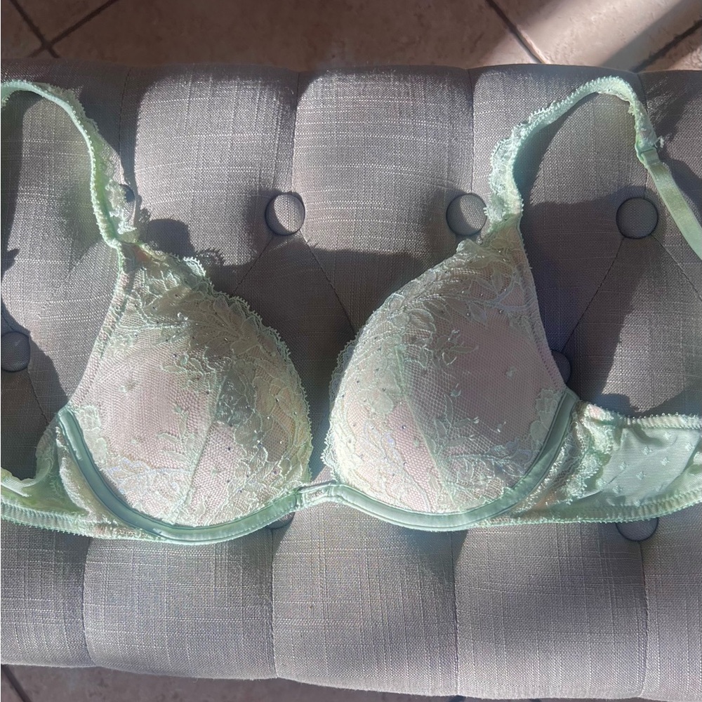 Victoria's Secret Lace Bra in Light Green